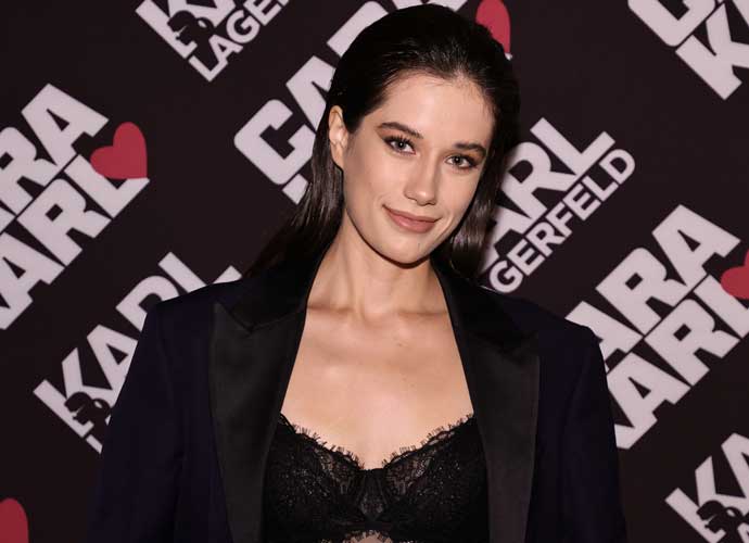 24-Year-Old Ella Bleu Travolta, John Travolta's Daughter, Makes A Statement With New Look In Fashion Spread 24-Year-Old Ella Bleu Travolta, John Travolta's Daughter, Makes A Statement With New Look In Fashion Spread