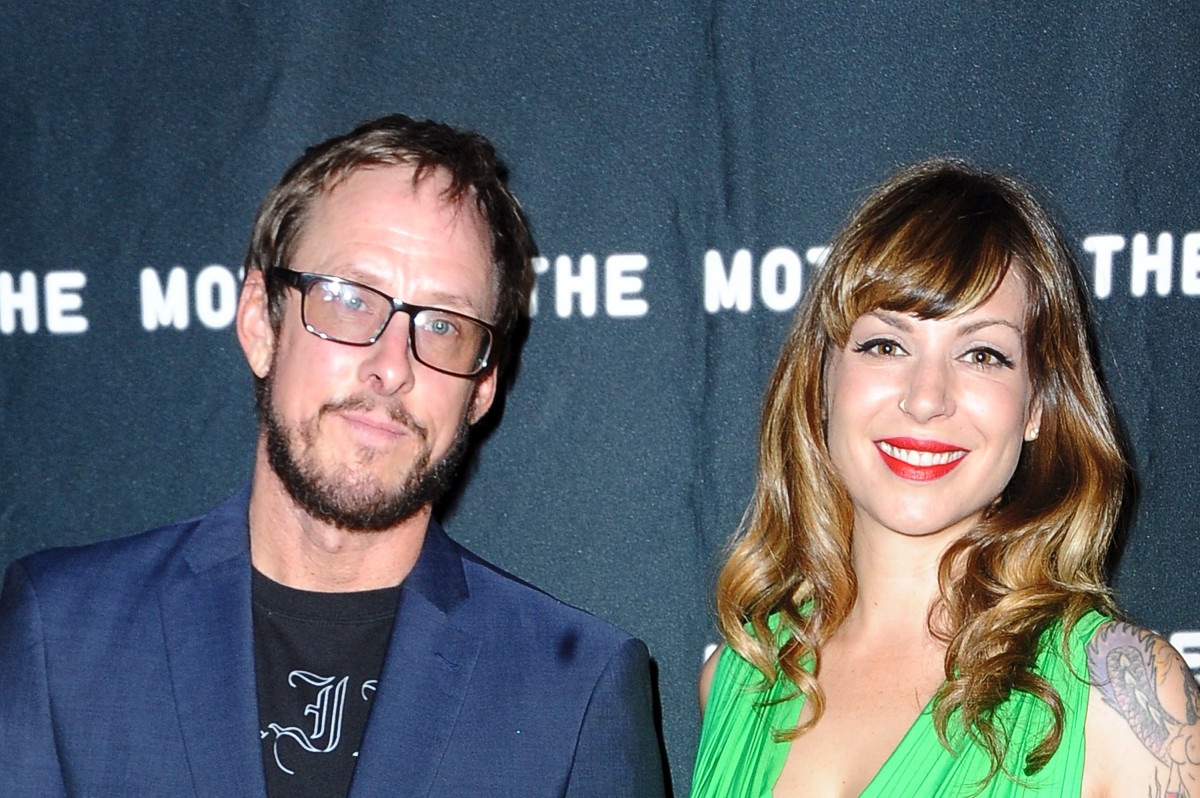 Chaos Before Shooting: LAPD Releases Videos Of Incident Involving Weezer Bassist's Wife Chaos Before Shooting: LAPD Releases Videos Of Incident Involving Weezer Bassist's Wife