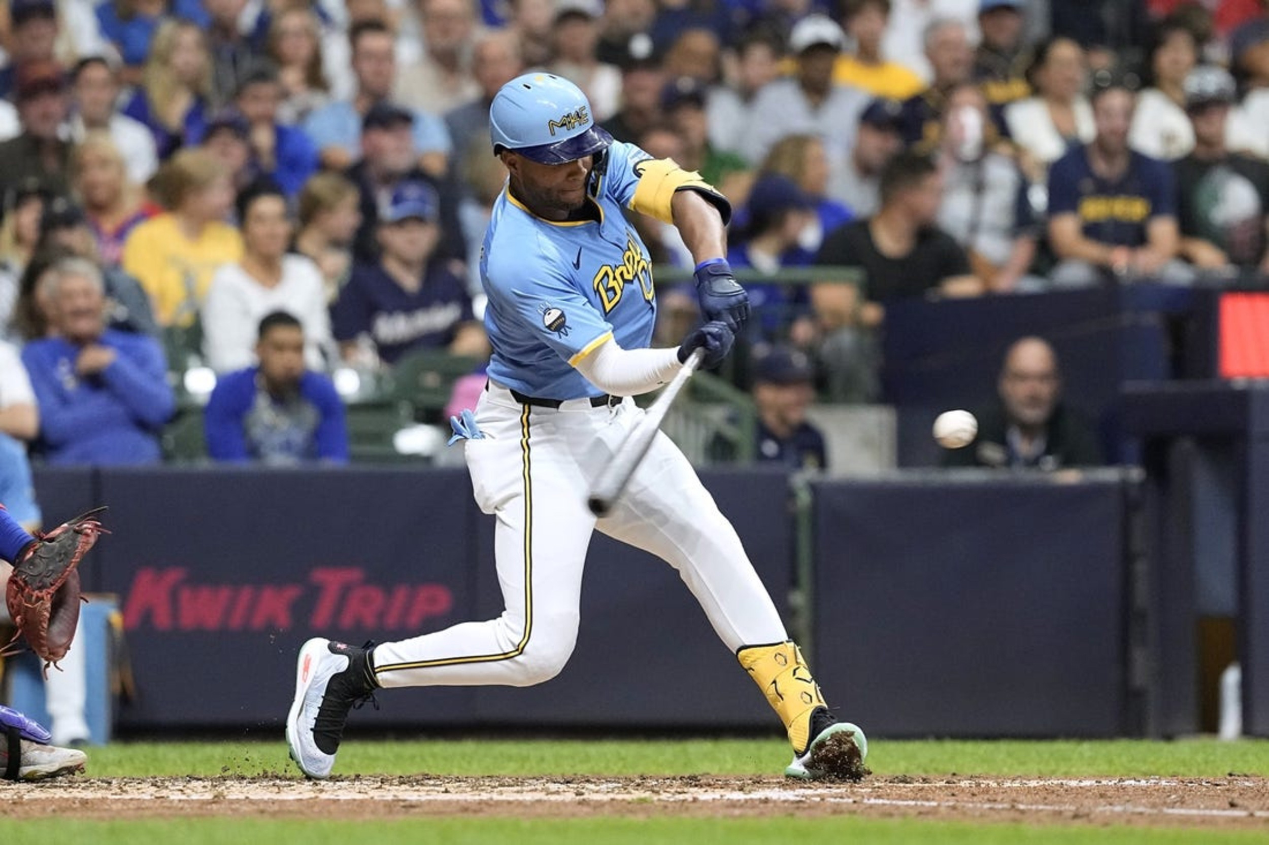 Two Home Runs By Jackson Chourio: Brewers Dominate Reds 8-2 Two Home Runs By Jackson Chourio: Brewers Dominate Reds 8-2